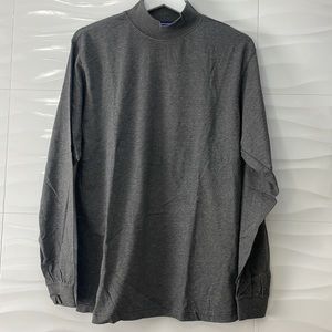 New with tags!! Men’s Gray Long Sleeve Turtleneck Size Small